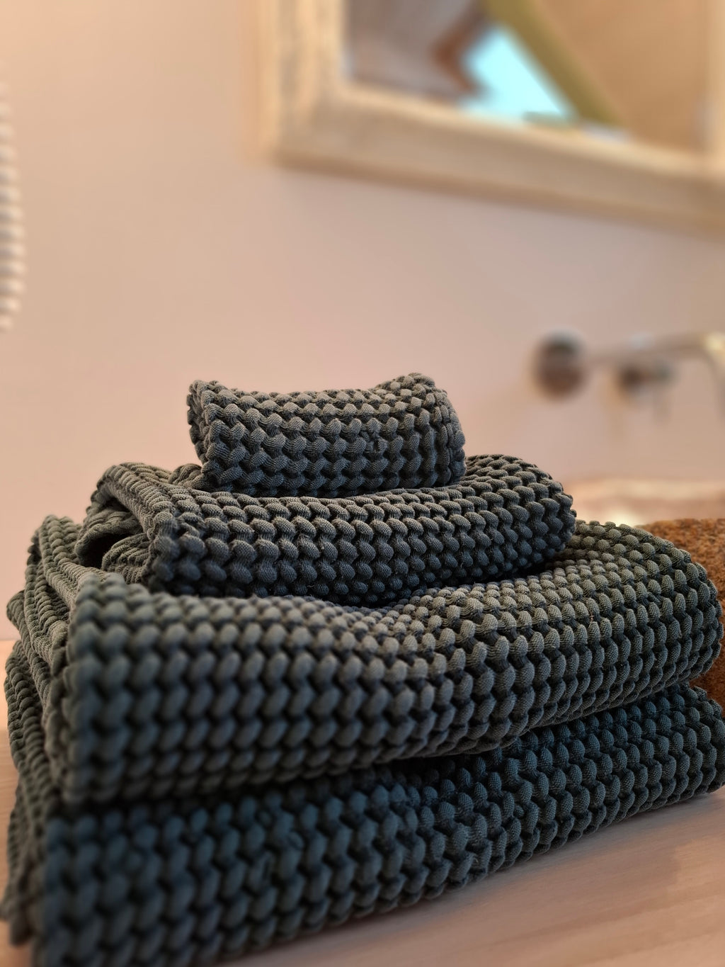 UpRight™ Towel Set